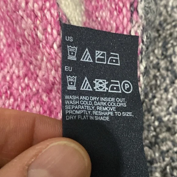 Tommy Hilfiger V-Neck Sweater S/P - Picture 7 of 8